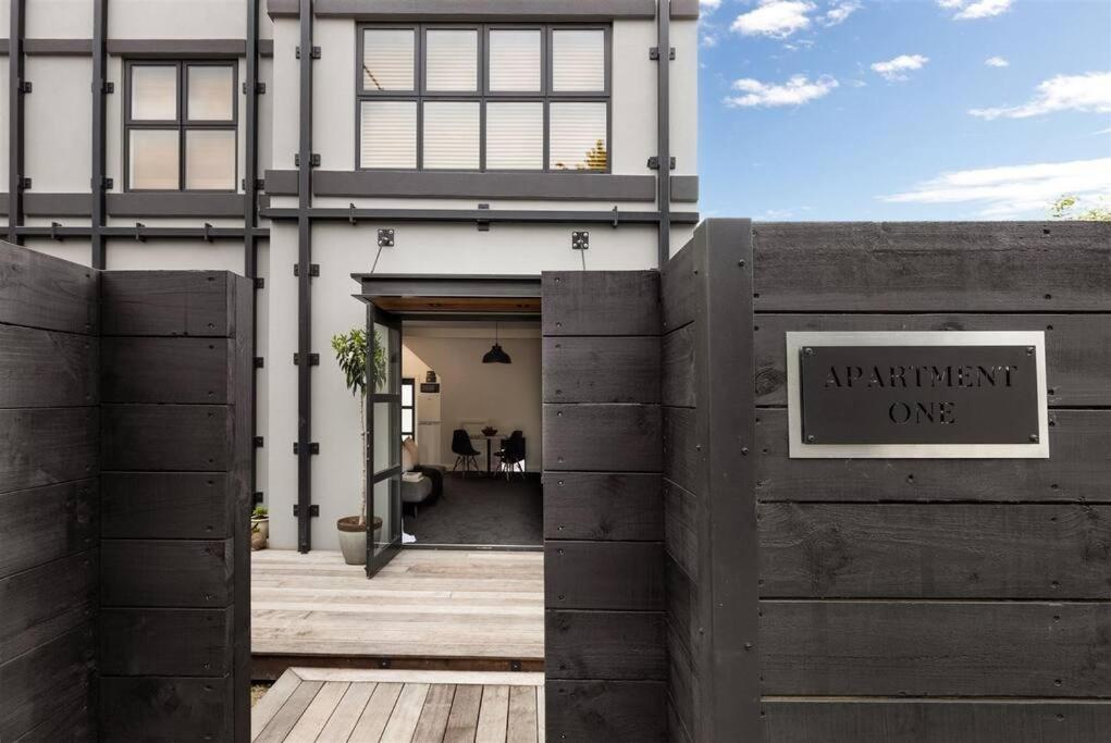 Apartment 1 - Haddin Court - Executive One Bedroom Blenheim Exterior photo